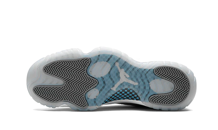 Air Jordan 11 Retro Low Cement Grey - Image 4