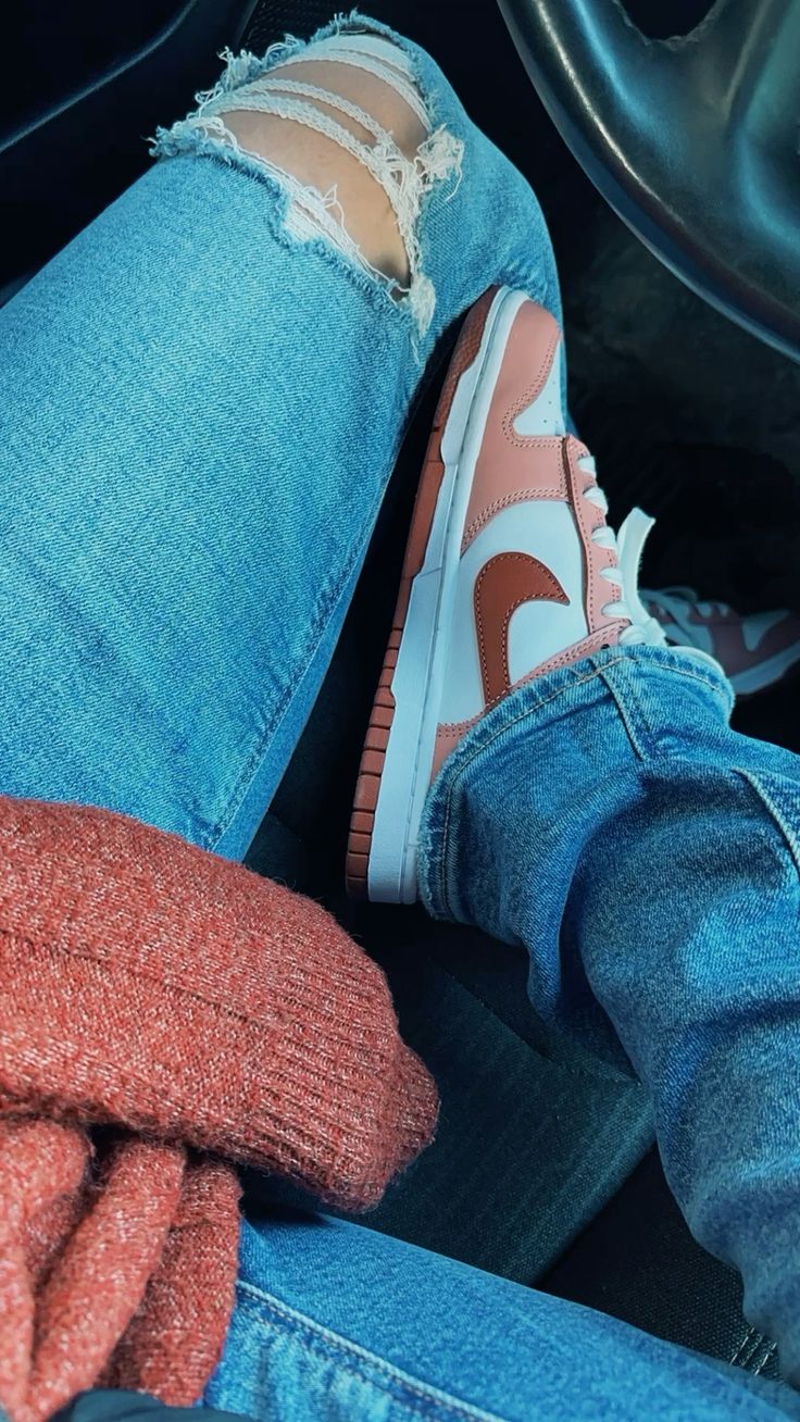 Nike Dunk Low Red Stardust - Image 2