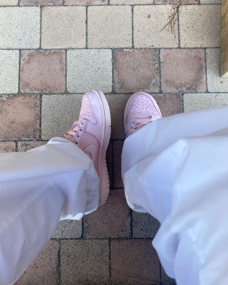 Nike Dunk Low SE Prism Pink - Image 2