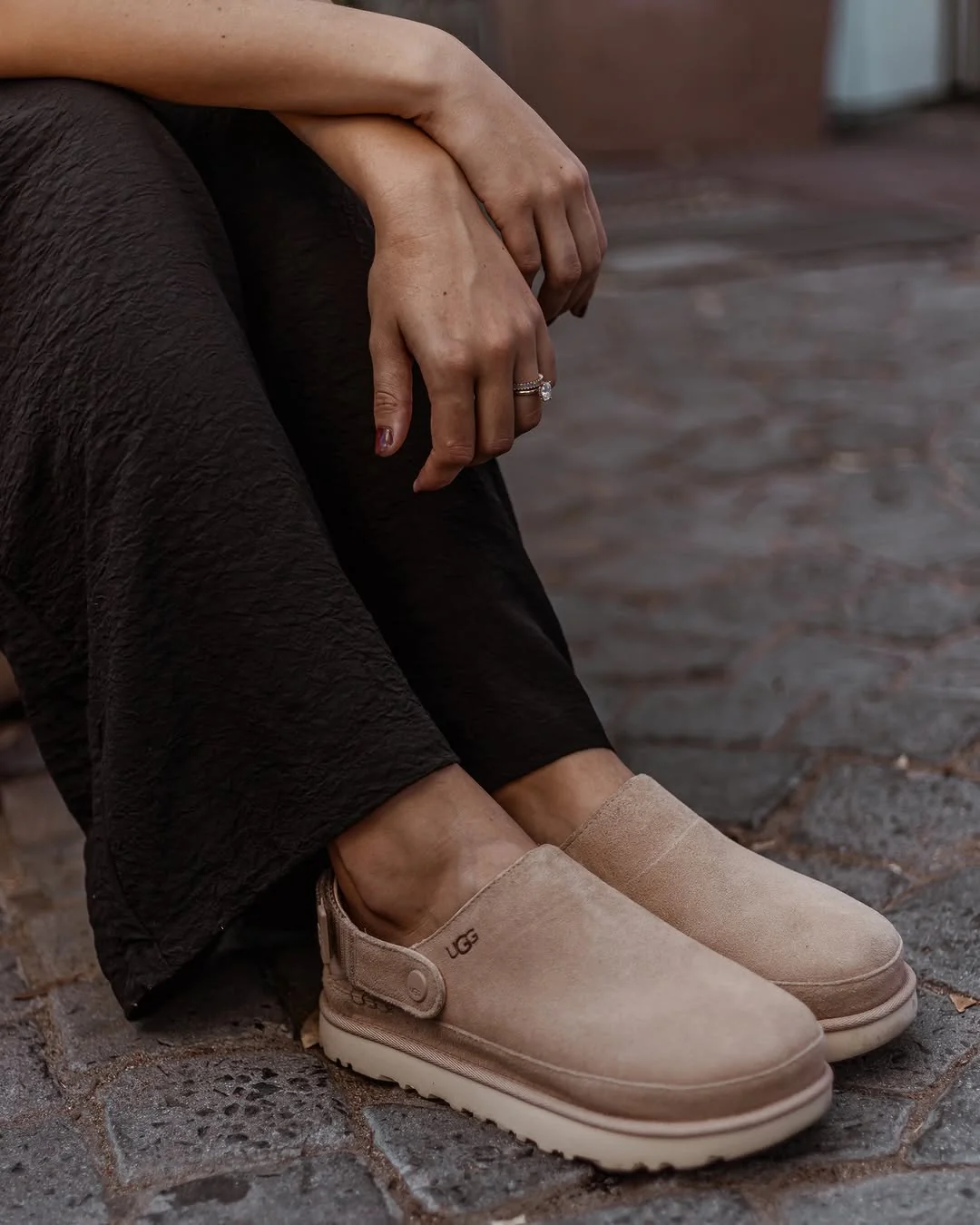 UGG Goldenstar Clog Driftwood - Image 2