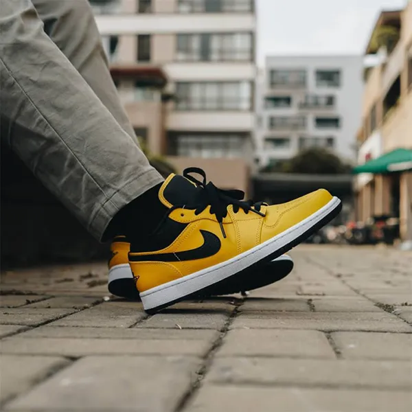 Jordan 1 Low University Gold - Image 3