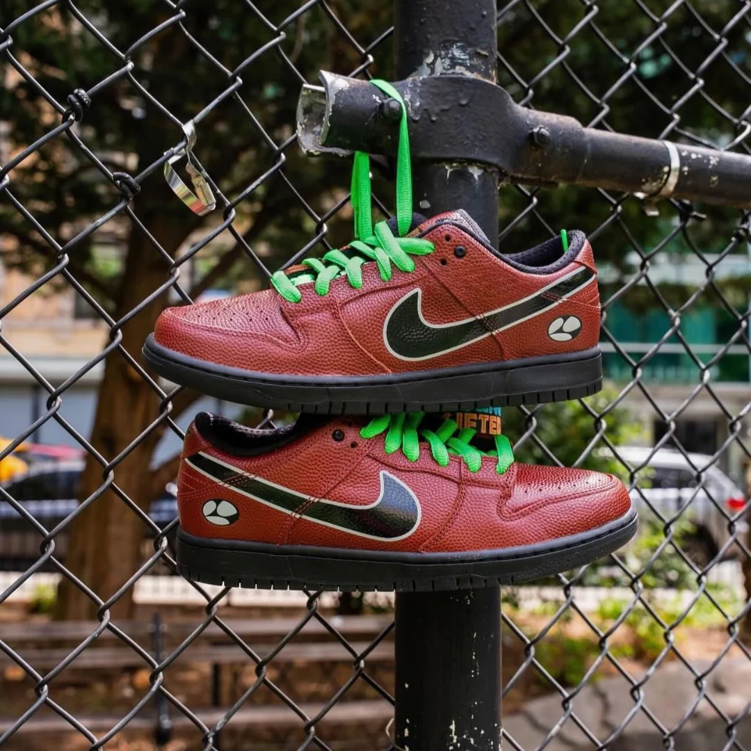 Nike SB Dunk Low Limosine Skateboards - Image 2