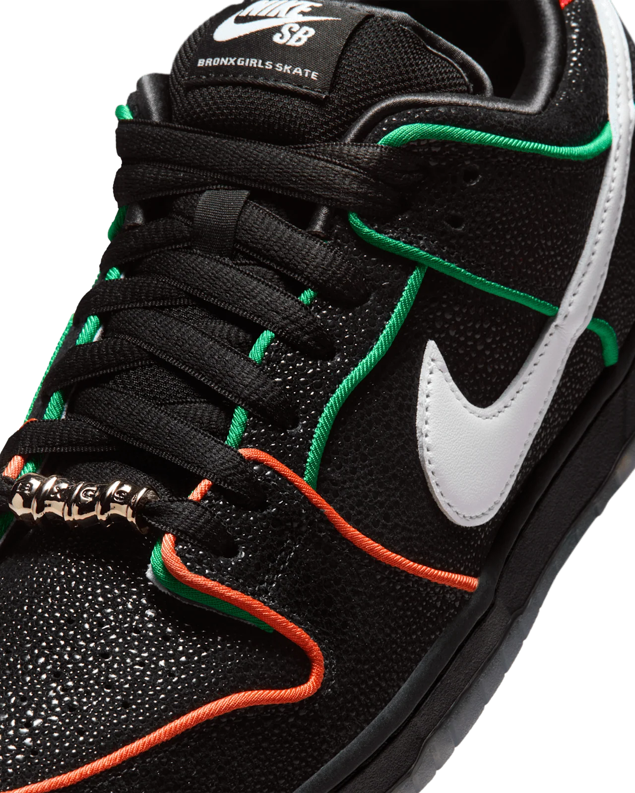 Nike SB Dunk Low Bronx Girls Skate - Image 4