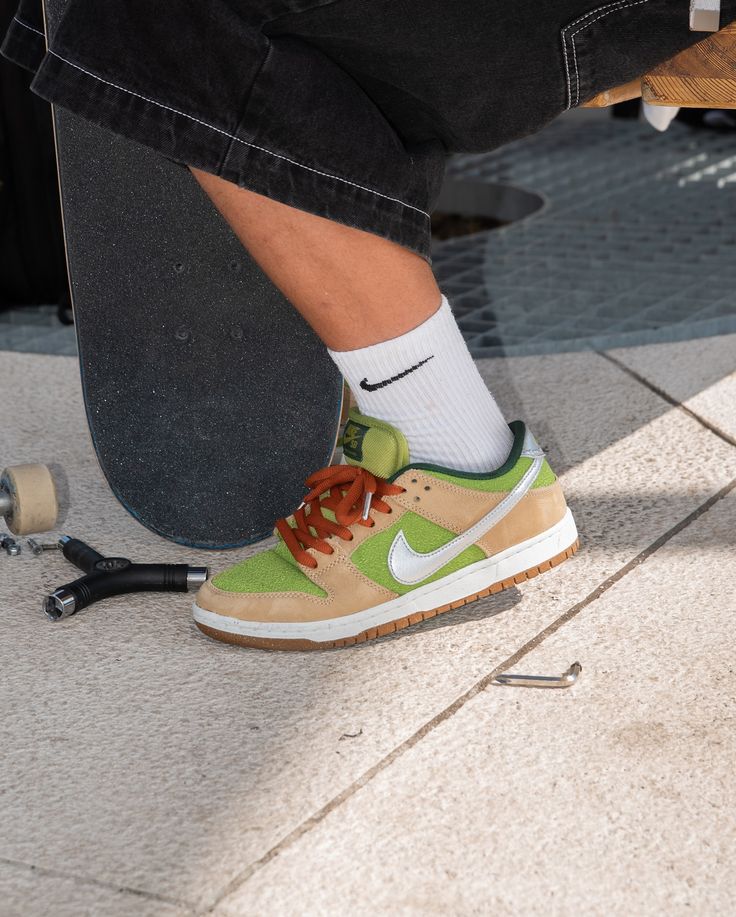 Nike SB Dunk Low Escargot - Image 2