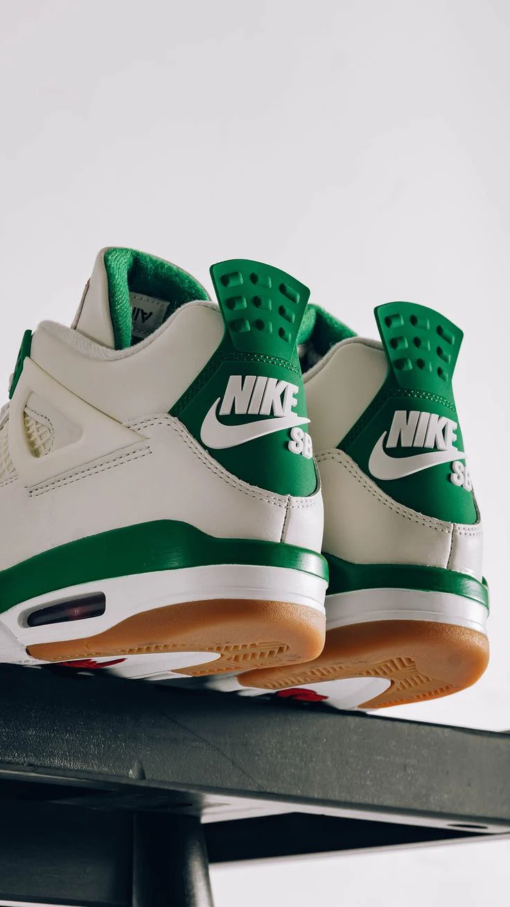 Nike SB x Air Jordan 4 Retro Pine Green - Image 4