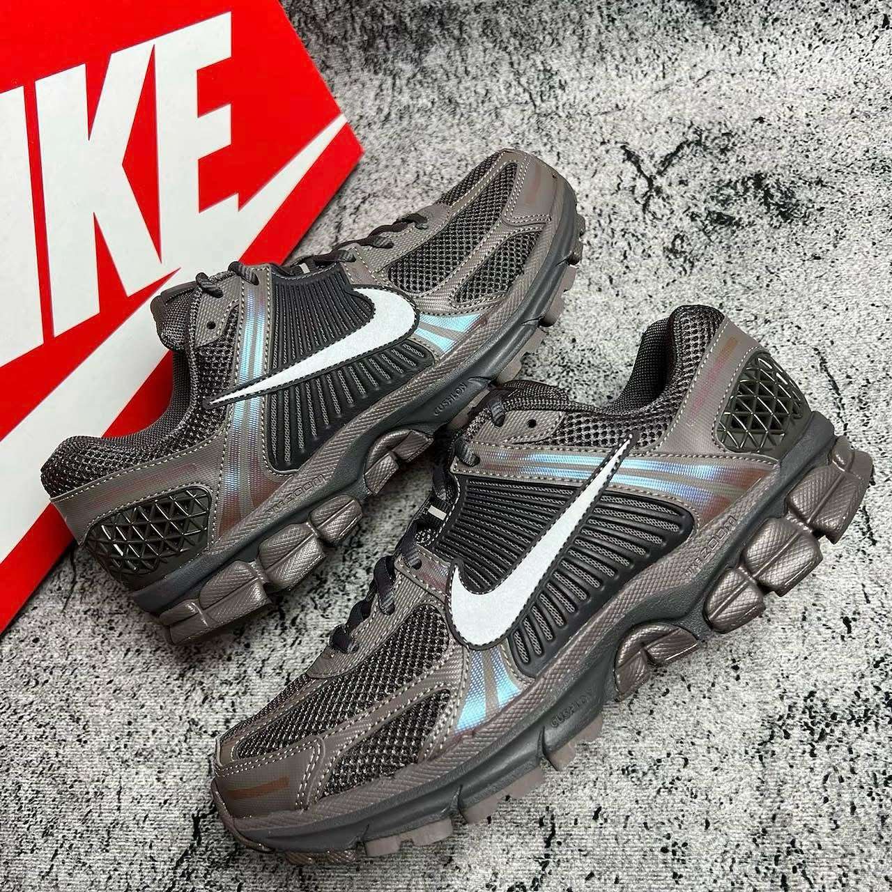 Nike Zoom Vomero 5 Cave Stone - Image 2