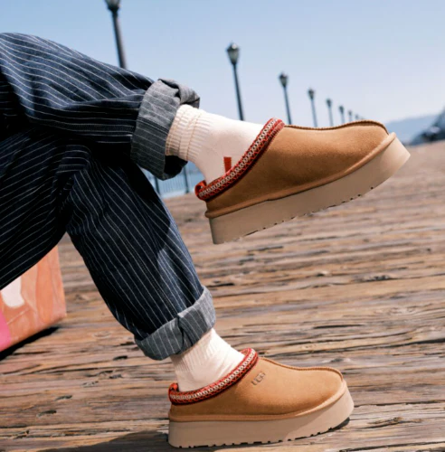 UGG Tazz Slipper Chestnut - Image 2