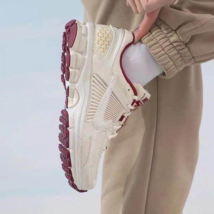 Nike Zoom Vomero 5 Valentine's Day (2024) - Image 2